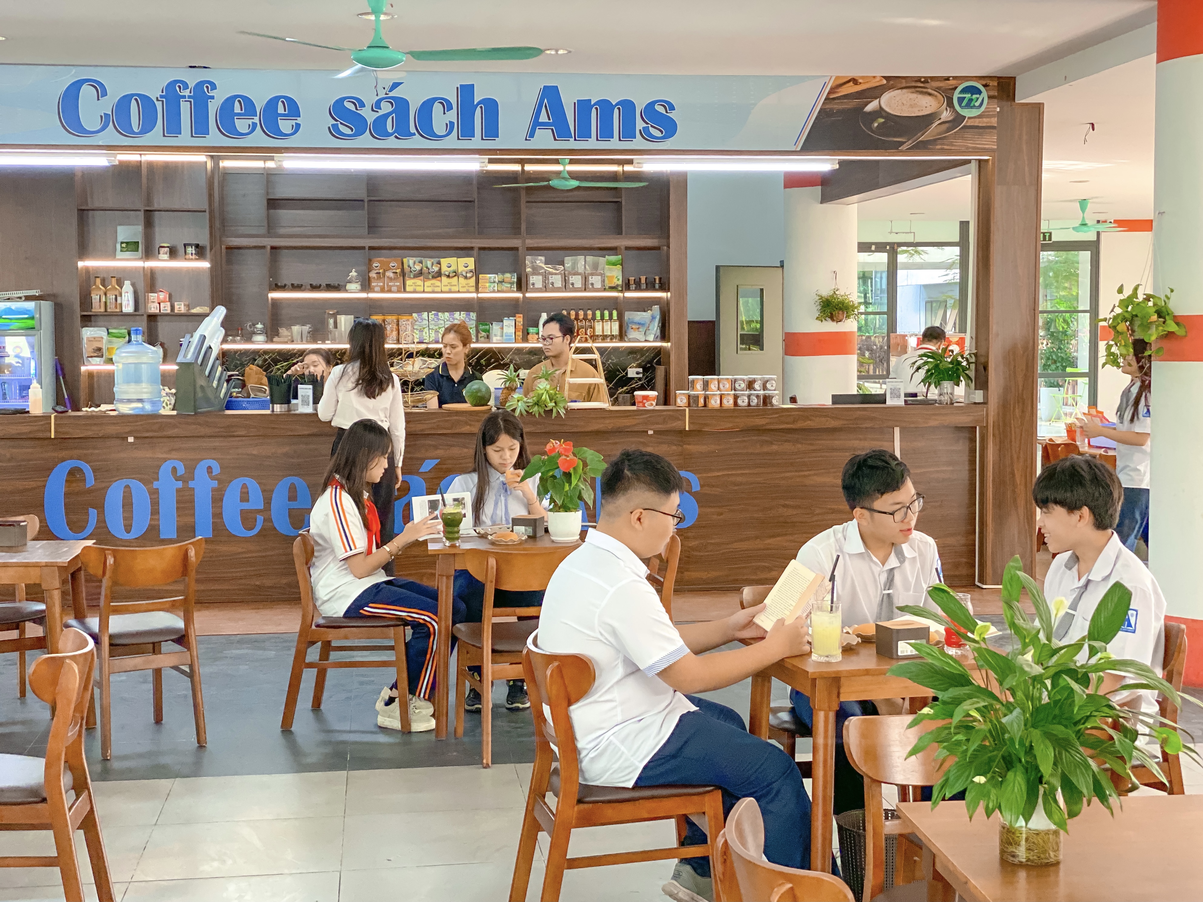 Câu lạc bộ, nghệ thuật, thể thao và hoạt động cộng đồng