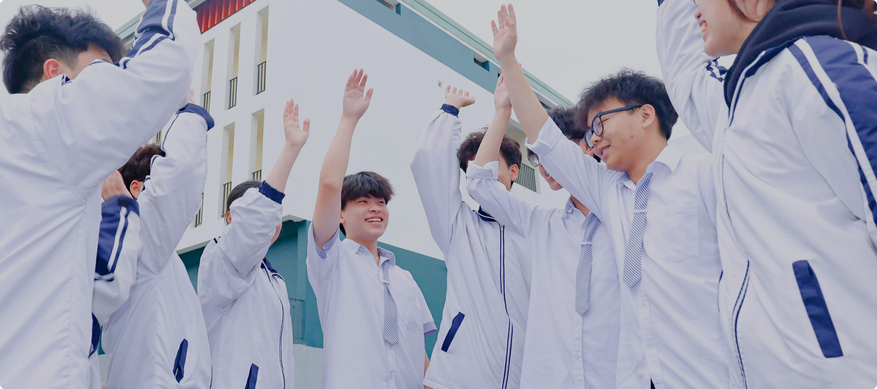 Học sinh AMS cùng học tập và kết nối